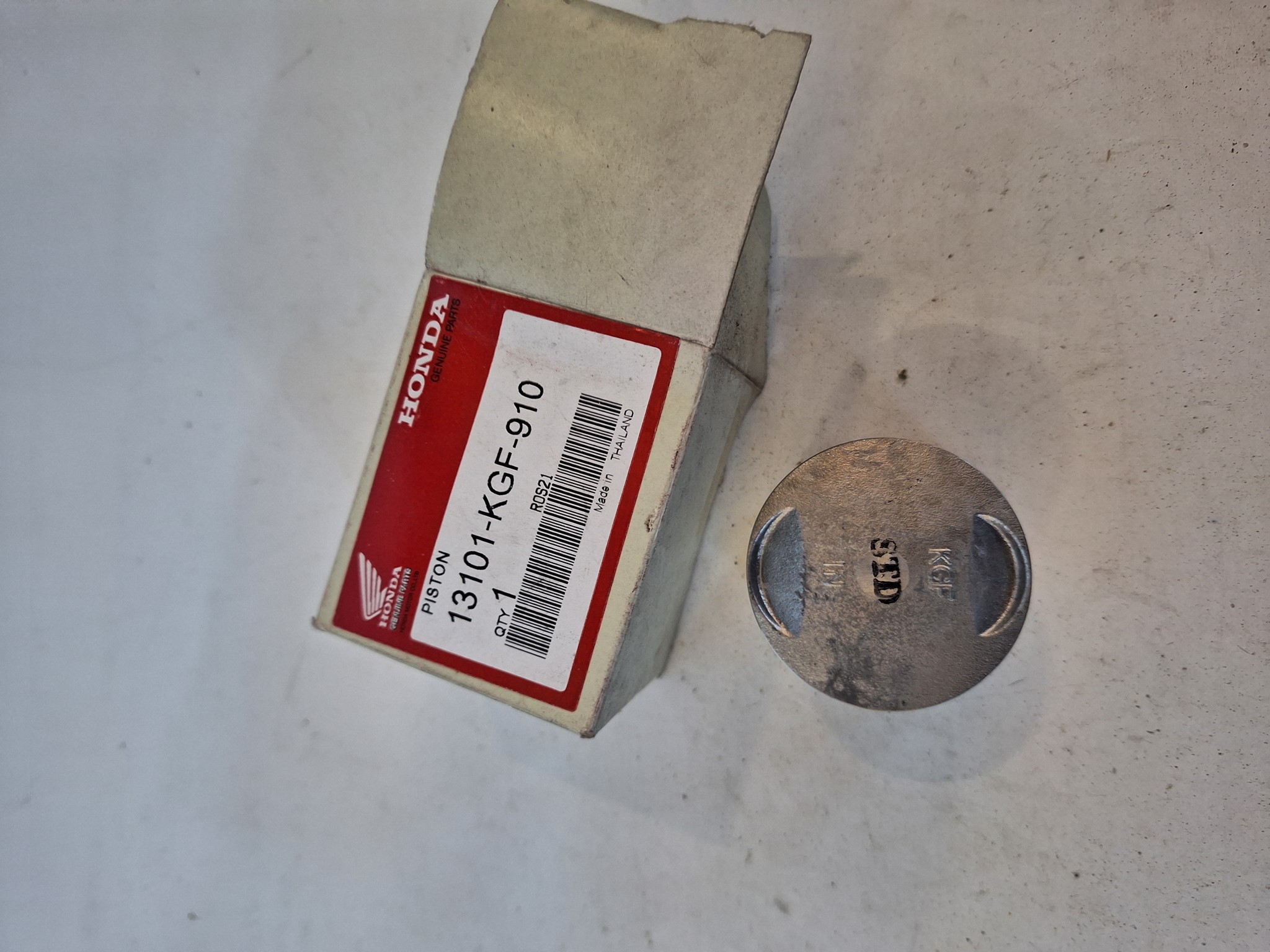 Picture of PISTON  13101-KGF-910  NES125